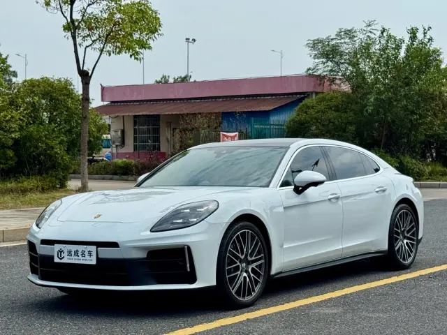 Фотография автомобиля — Porsche Panamera