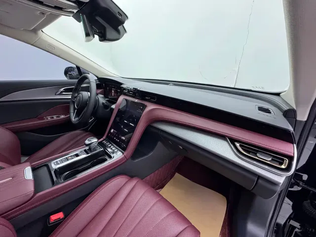 Hongqi H5 — Фото автомобиля 12