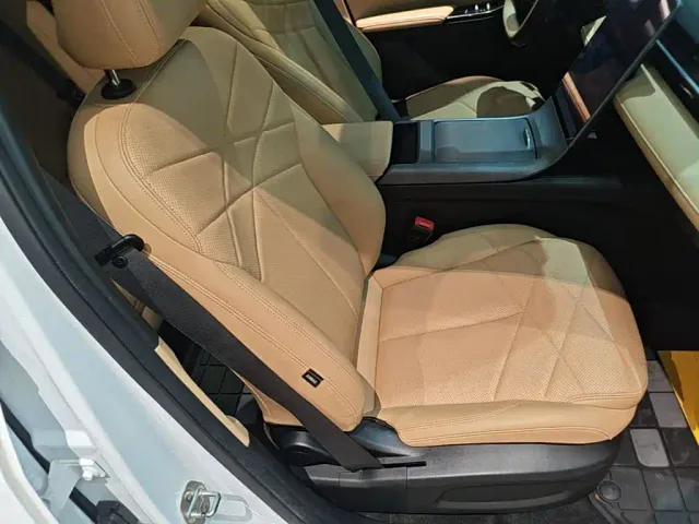 Geely Galaxy L6 — Фото автомобиля 24