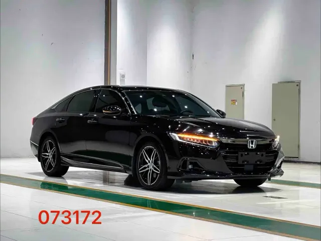 Honda Accord — Фото автомобиля 3