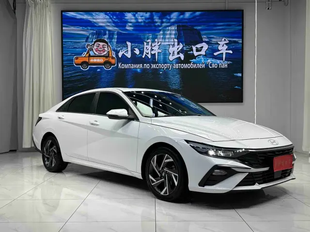 Hyundai Elantra — Фото автомобиля 3