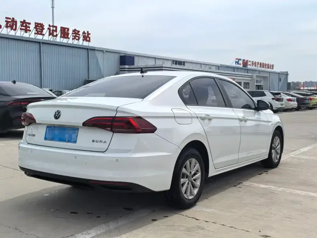 Volkswagen Bora — Фото автомобиля 4