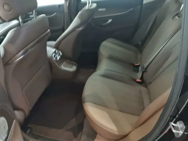 Mercedes-Benz E-Class — Фото автомобиля 16