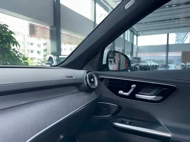 Mercedes-Benz C-Class — Фото автомобиля 6