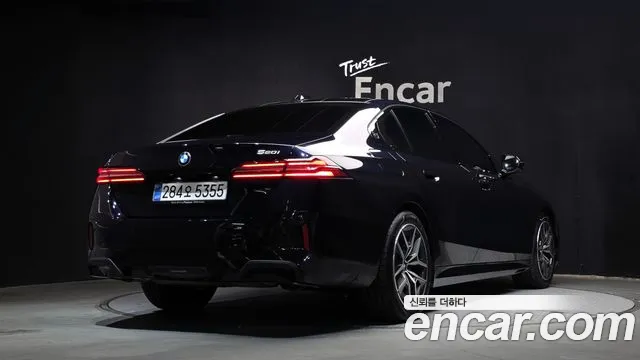 BMW 5-Series — Фото автомобиля 2