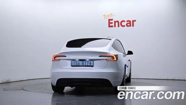 Tesla Model 3 — Фото автомобиля 4