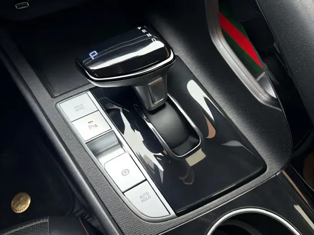 Hyundai Elantra — Фото автомобиля 19