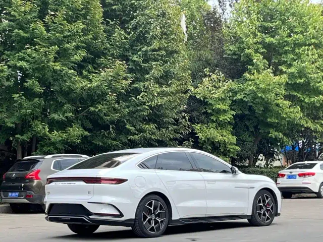 BYD Han — Фото автомобиля 7