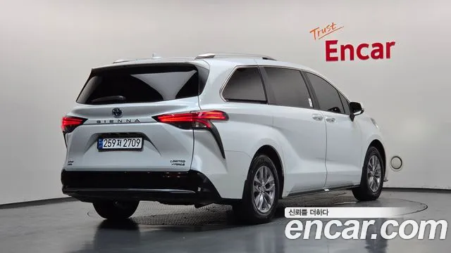 Фотография автомобиля — Toyota Sienna Generation 4