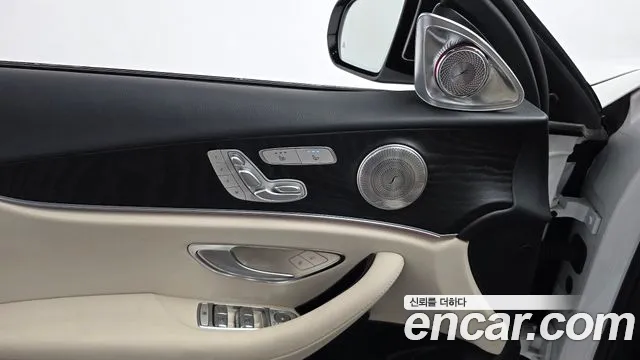 Mercedes-Benz E-Class — Фото автомобиля 18