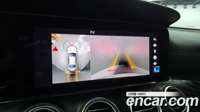 Mercedes-Benz E-Class — Фото автомобиля 22