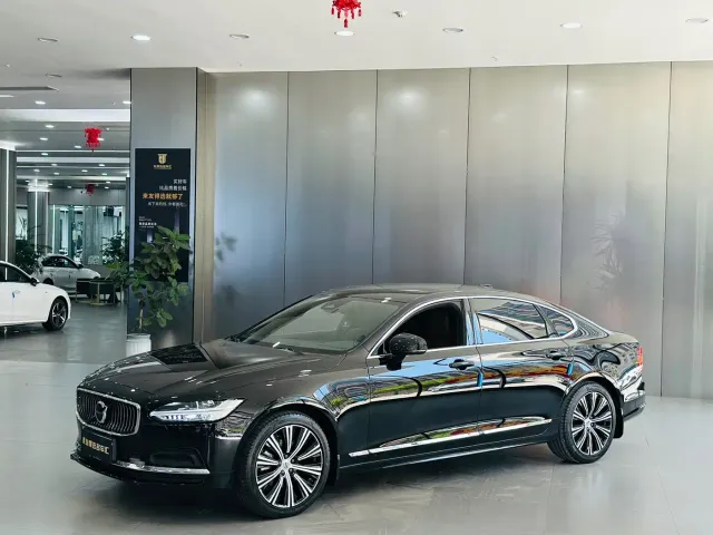 Фотография автомобиля — Volvo S90