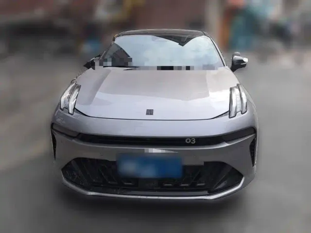Lynk & Co 03 — Фото автомобиля 2
