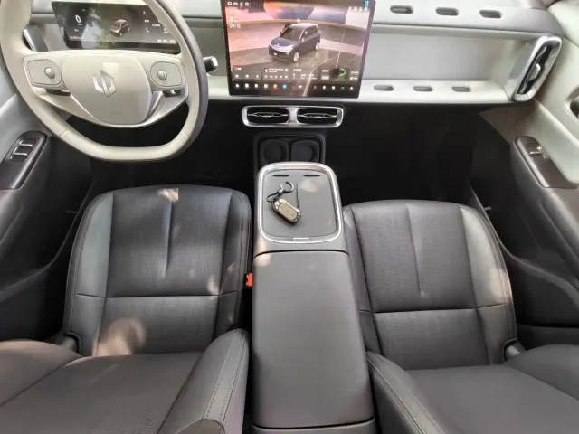 Leapmotor B10 — Фото автомобиля 8