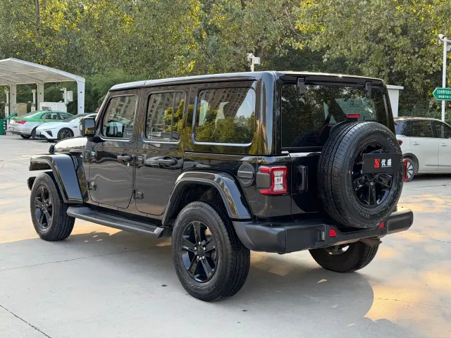 Jeep Wrangler — Фото автомобиля 5