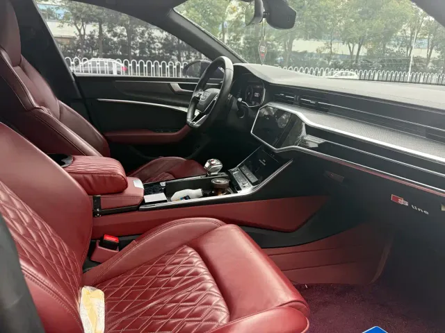 Audi A7L — Фото автомобиля 9