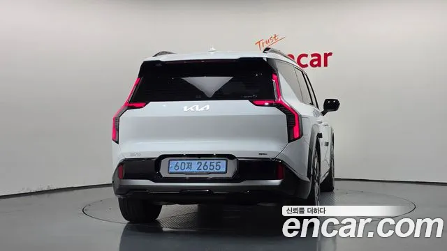 Kia EV9 — Фото автомобиля 4