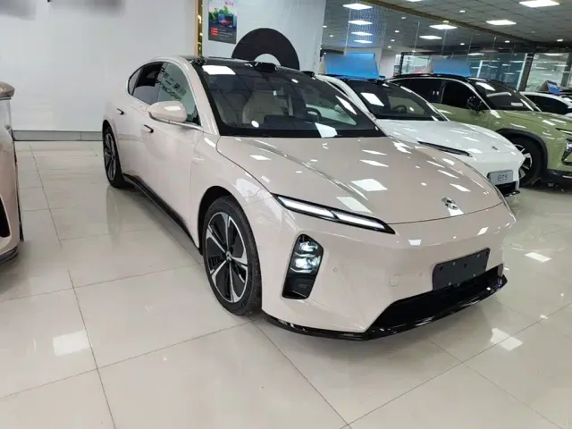 Nio ET5 — Фото автомобиля 3