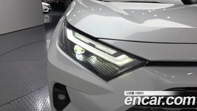 Toyota RAV4 — Фото автомобиля 5