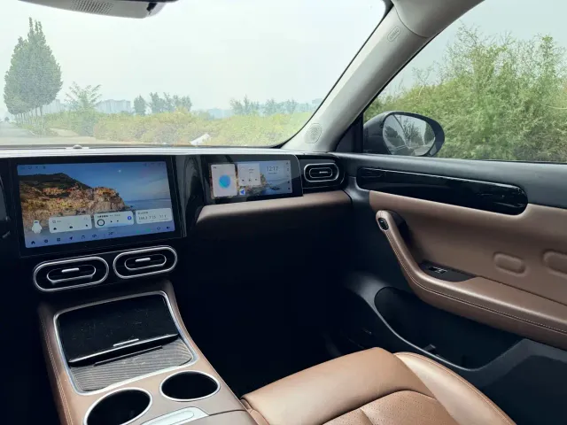 Leapmotor C11 — Фото автомобиля 11