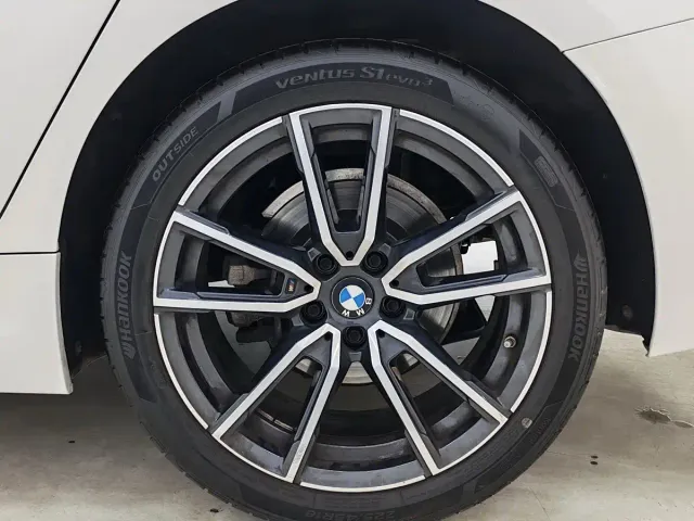 BMW 3 Series — Фото автомобиля 17
