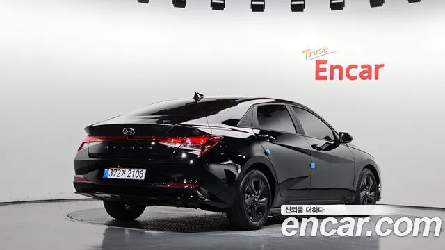 Hyundai Avante CN7 — Фото автомобиля 2