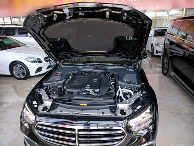 Mercedes-Benz E-Class — Фото автомобиля 19