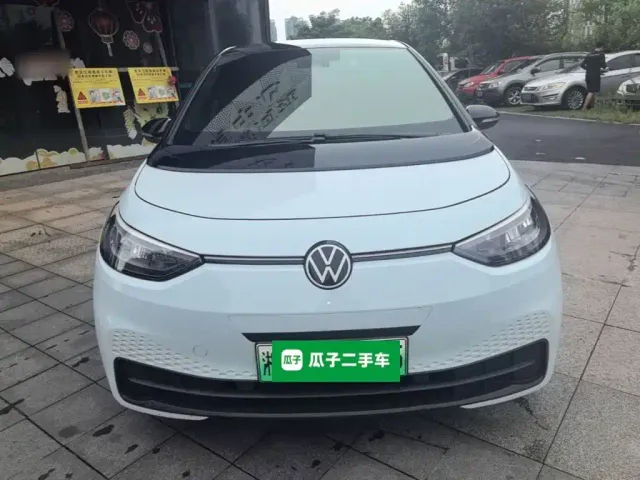 Volkswagen ID.3 — Фото автомобиля 2