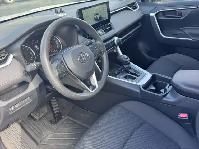 Toyota RAV4 — Фото автомобиля 18