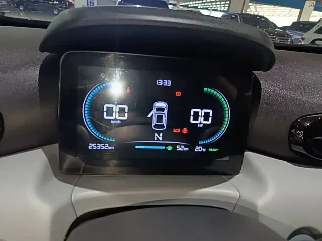 Leapmotor T03 — Фото автомобиля 11