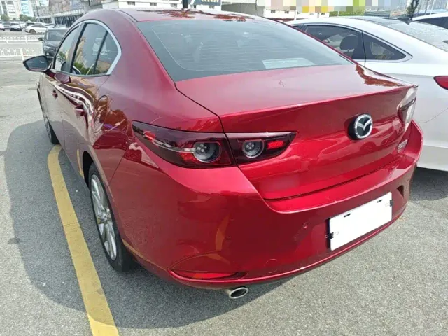 Mazda Axela — Фото автомобиля 4