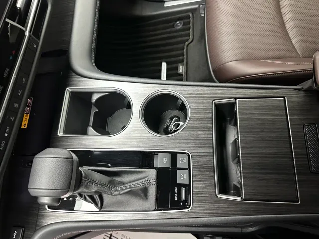 Toyota Granvia — Фото автомобиля 10