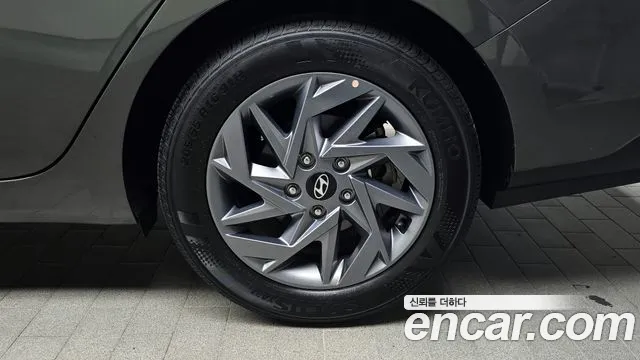 Hyundai Avante CN7 — Фото автомобиля 6