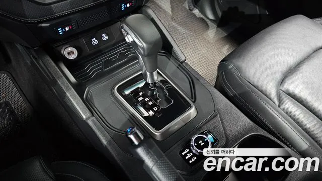 KG_Mobility_Ssangyong Rexton Новый Rexton Sport Khan Дизель 2.2 4WD — Фото автомобиля 8