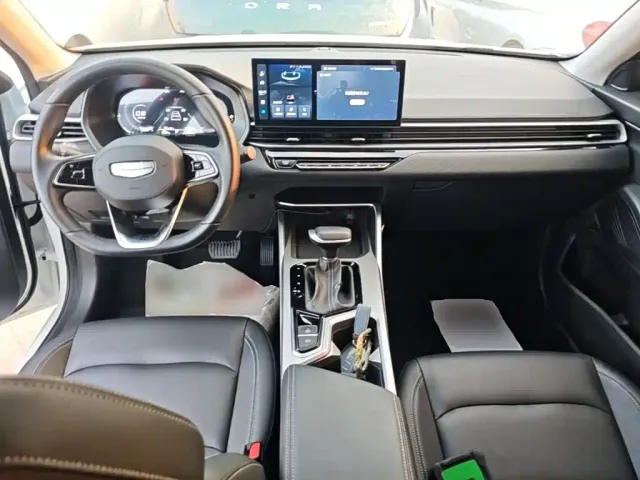 Geely Emgrand — Фото автомобиля 9