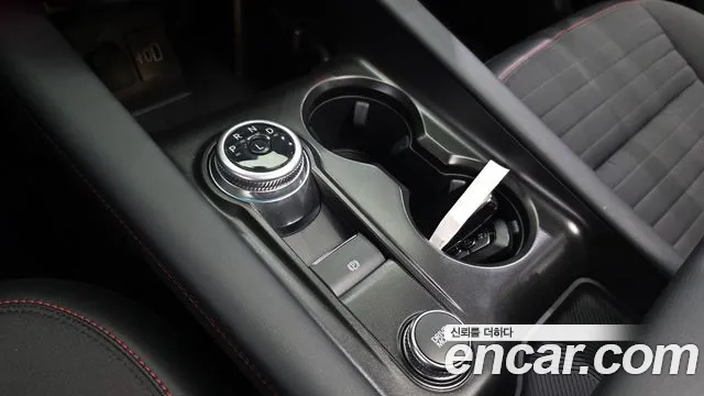 Ford Explorer — Фото автомобиля 9