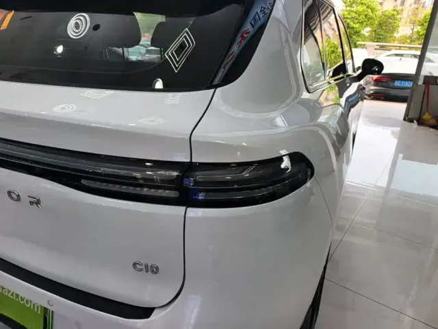 Leapmotor C10 — Фото автомобиля 7