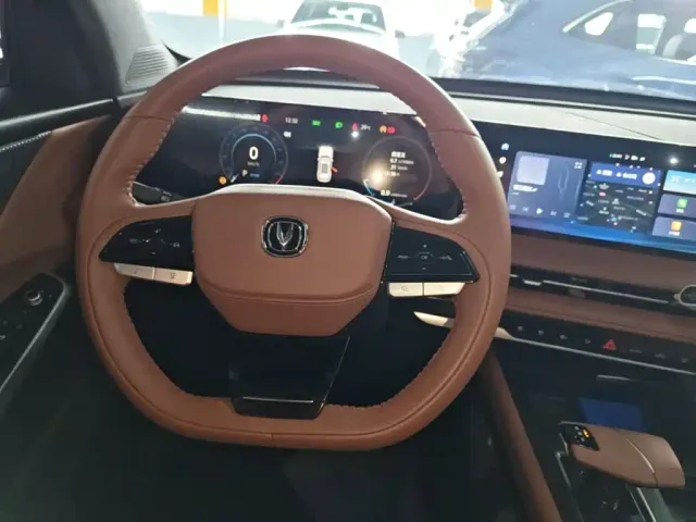 Changan CS75 Plus — Фото автомобиля 10