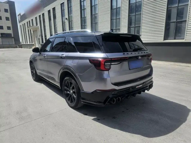 Ford Explorer — Фото автомобиля 6
