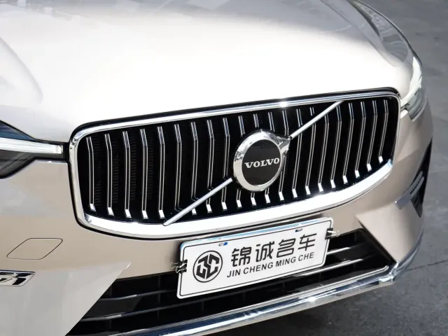 Volvo XC60 — Фото автомобиля 11
