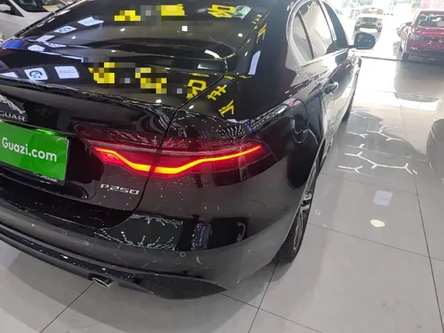 Jaguar XEL — Фото автомобиля 7