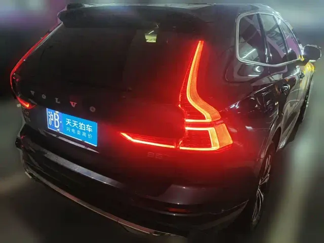 Volvo XC60 — Фото автомобиля 2