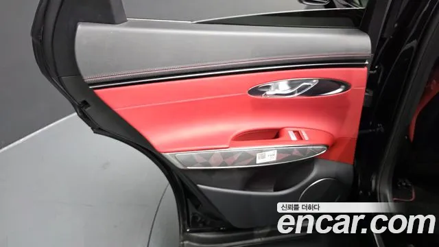 Genesis GV70 — Фото автомобиля 24