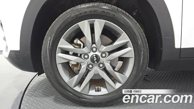 Kia Seltos — Фото автомобиля 5