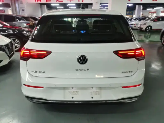 Volkswagen Golf — Фото автомобиля 5
