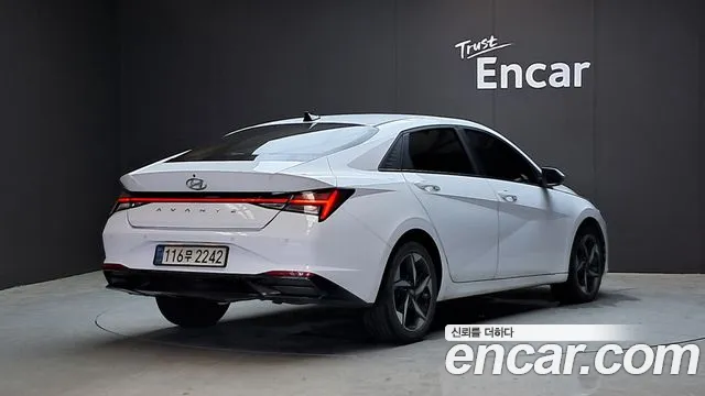 Hyundai AVANTE Avante (CN7) — Фото автомобиля 2
