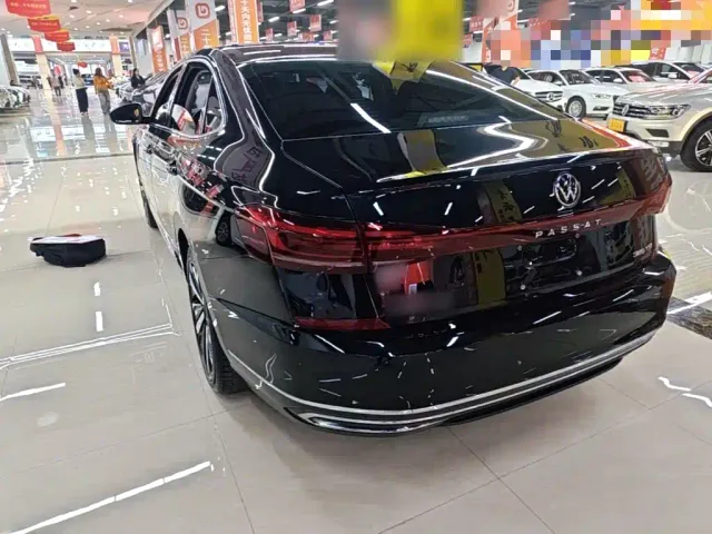 Volkswagen Passat — Фото автомобиля 4