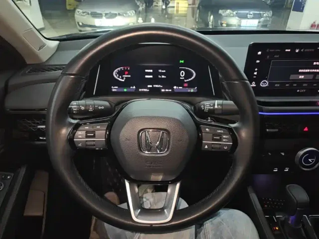 Honda Accord — Фото автомобиля 10