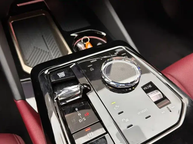 BMW 5 Series — Фото автомобиля 17