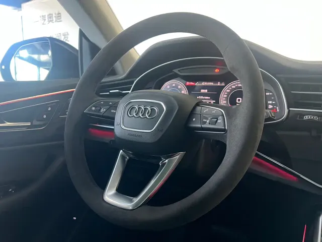 Audi Q8 — Фото автомобиля 15